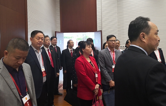 全國(guó)人大代表、方大集團(tuán)董事長(zhǎng)熊建明參加最高人民法院第一巡回法庭視察調(diào)研座談